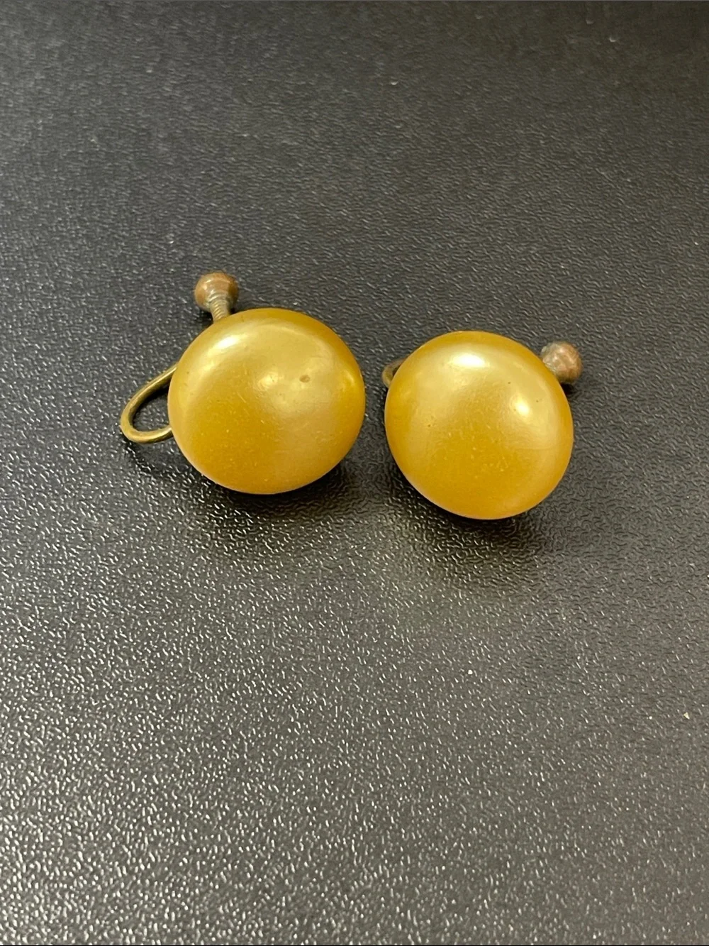Vintage and Classic Round Gold tones Clip-On Earrings